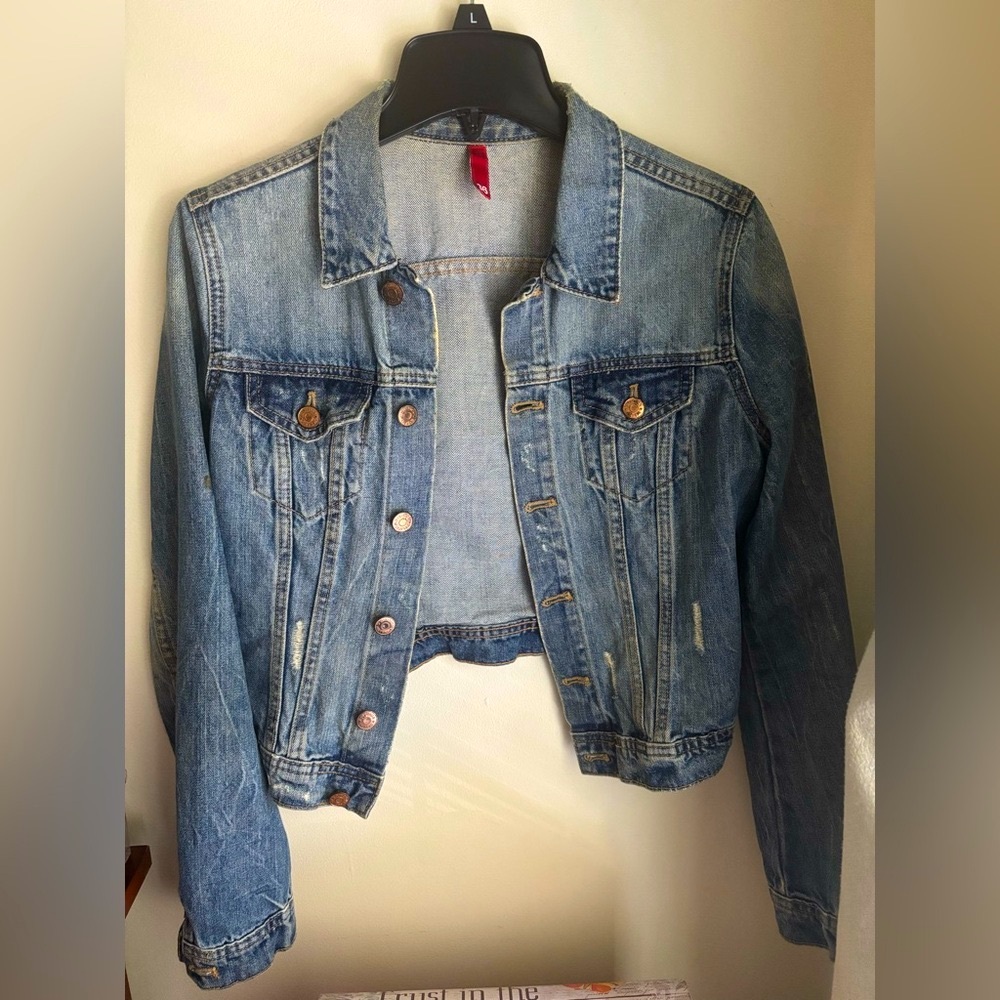 H&M Divide Jean jacket. . small size 100%cotton